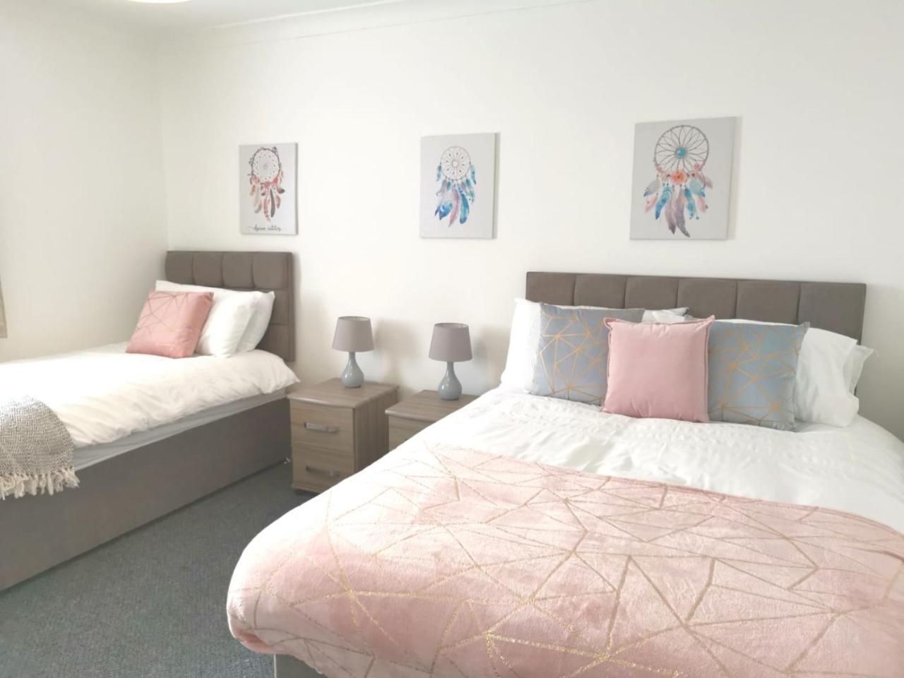 Parking, Smart Tv'S In All Rooms, Central Location Swansea Ngoại thất bức ảnh