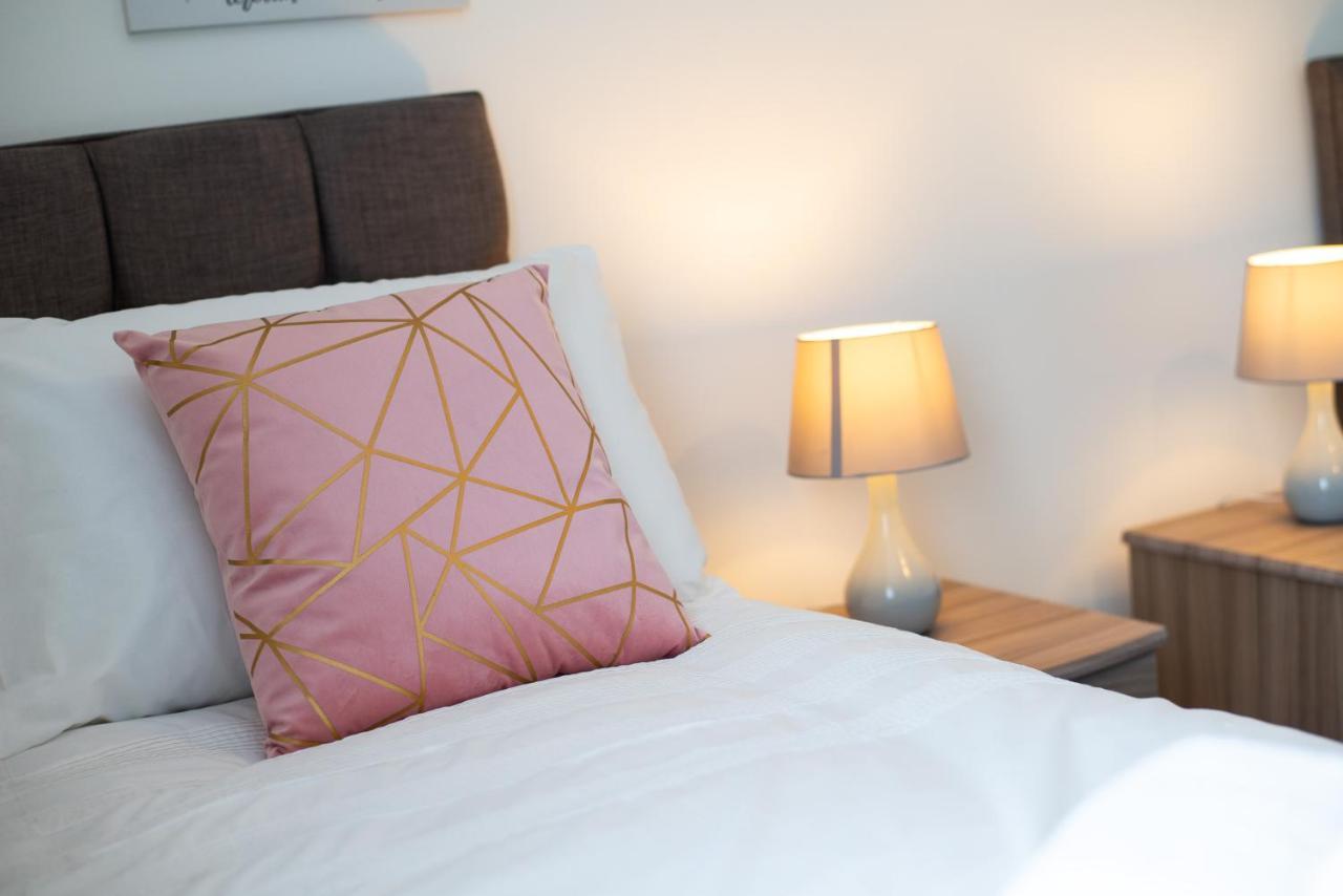 Parking, Smart Tv'S In All Rooms, Central Location Swansea Ngoại thất bức ảnh