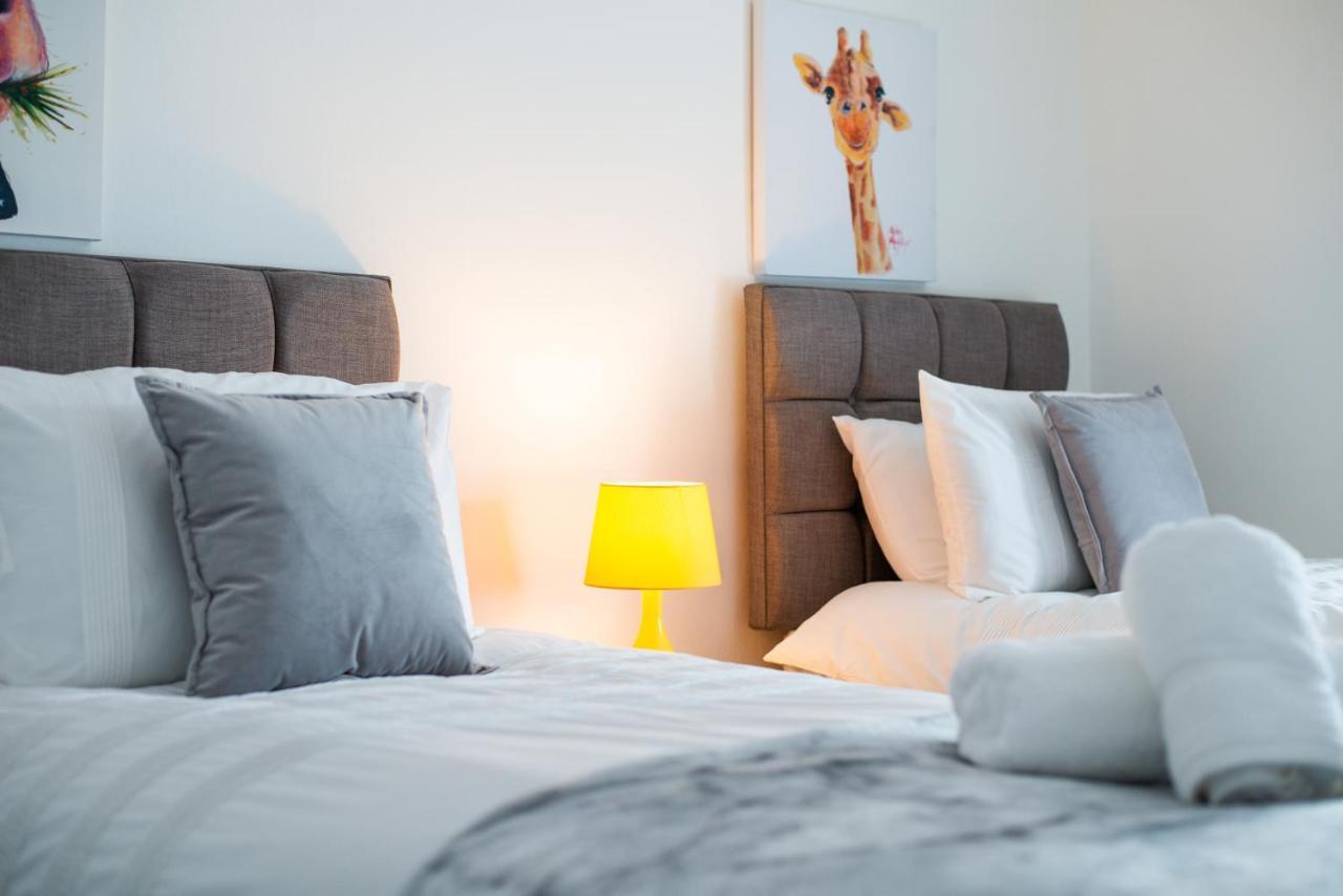 Parking, Smart Tv'S In All Rooms, Central Location Swansea Ngoại thất bức ảnh