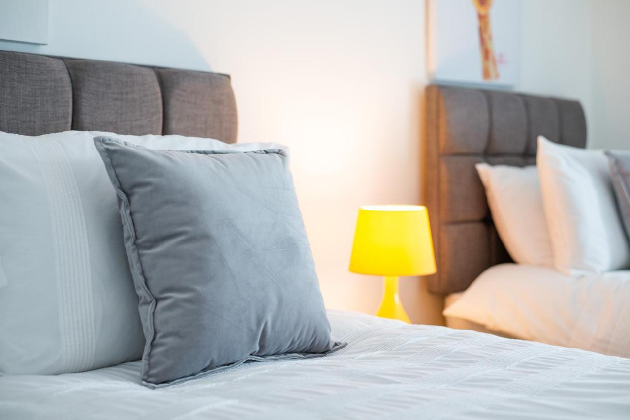 Parking, Smart Tv'S In All Rooms, Central Location Swansea Ngoại thất bức ảnh